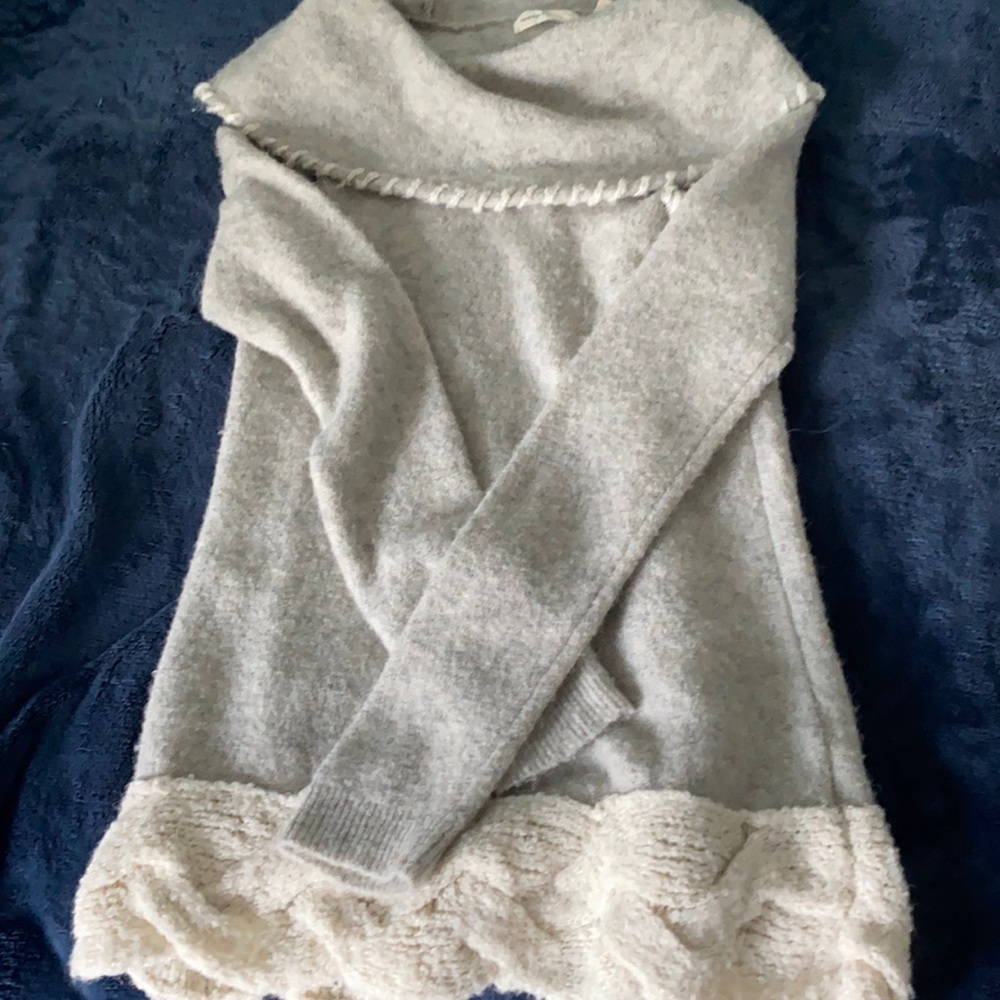 Sleeping on snow tunic sweater